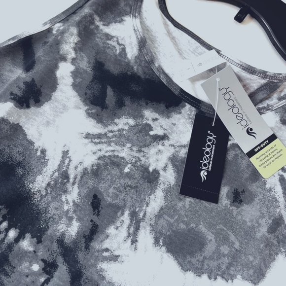 Ideology Workout Peek Hole Back Top Size Large NWT - Picture 2 of 9